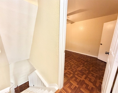 6257 Manor Rd - Photo Thumbnail 18