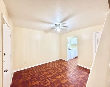 6257 Manor Rd - Photo Thumbnail 15