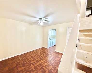 6257 Manor Rd - Photo Thumbnail 4
