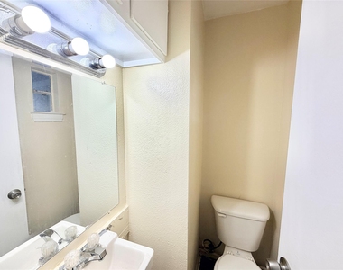 6257 Manor Rd - Photo Thumbnail 2