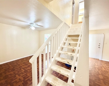 6257 Manor Rd - Photo Thumbnail 3