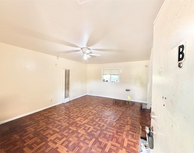 6257 Manor Rd - Photo Thumbnail 1
