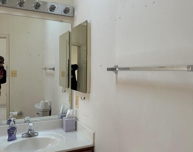 2318 Turnbridge Court - Photo Thumbnail 17