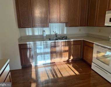2318 Turnbridge Court - Photo Thumbnail 8
