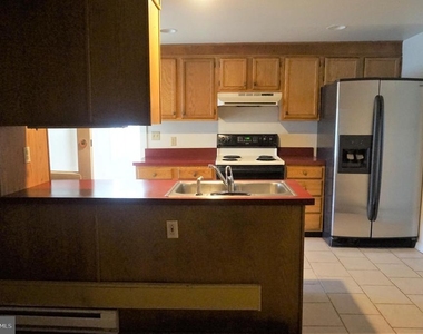 9162 Middleford Road - Photo Thumbnail 7