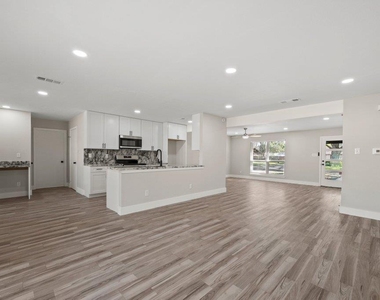 1313 Redbud Trl - Photo Thumbnail 2