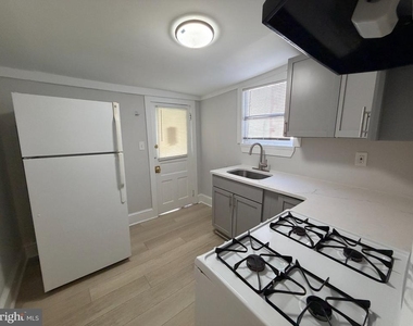 1114 Lancaster Avenue - Photo Thumbnail 7