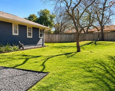 9002 Lodge Ct - Photo Thumbnail 23