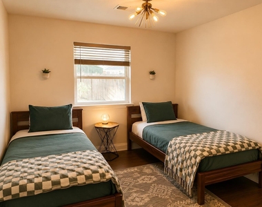 9002 Lodge Ct - Photo Thumbnail 13