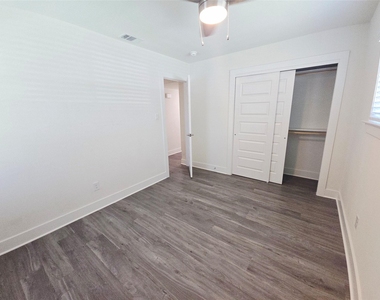 6103 Calmar Cv - Photo Thumbnail 14