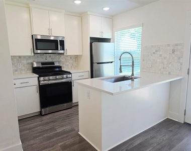 6103 Calmar Cv - Photo Thumbnail 15