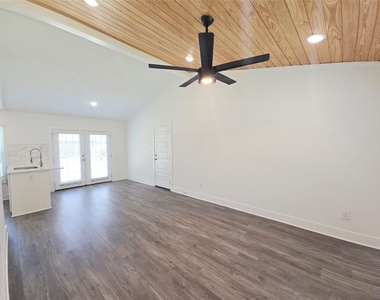 6103 Calmar Cv - Photo Thumbnail 2