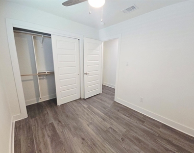 6103 Calmar Cv - Photo Thumbnail 12