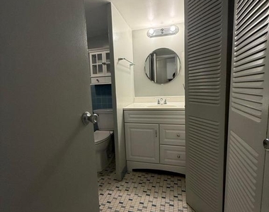 922 24th Street Nw - Photo Thumbnail 8