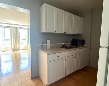 922 24th Street Nw - Photo Thumbnail 5