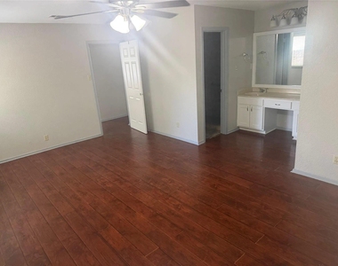7604 Bender Dr - Photo Thumbnail 18