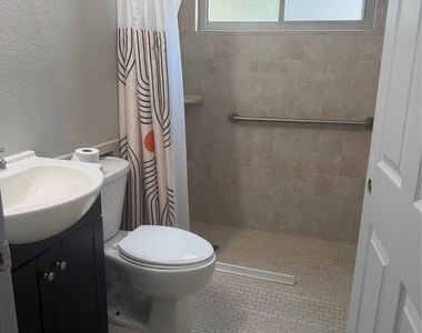 7604 Bender Dr - Photo Thumbnail 4