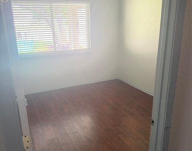 7604 Bender Dr - Photo Thumbnail 5