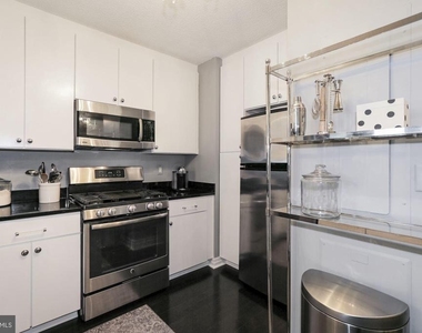 915 E Street Nw - Photo Thumbnail 10