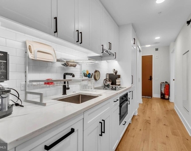 1211 Van Street Se - Photo Thumbnail 6
