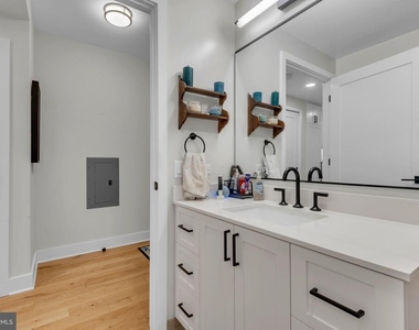 1211 Van Street Se - Photo Thumbnail 16
