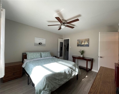 4302 Lake Rd - Photo Thumbnail 7
