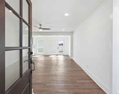100 Howard Dr - Photo Thumbnail 1
