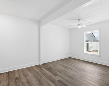 100 Howard Dr - Photo Thumbnail 7