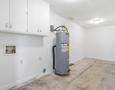100 Howard Dr - Photo Thumbnail 13