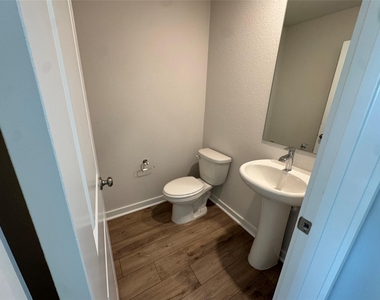 102 Milo Dr - Photo Thumbnail 9