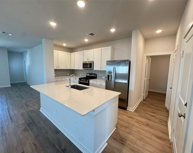 102 Milo Dr - Photo Thumbnail 5