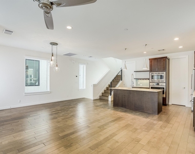 2301 Bluebonnet Ln - Photo Thumbnail 5