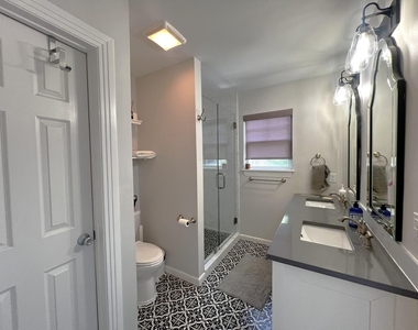 1311 Aggie Ln - Photo Thumbnail 7