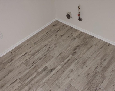 2739 Fairview Dr - Photo Thumbnail 5
