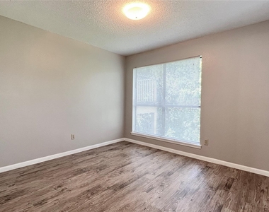 9201 Simmons Rd - Photo Thumbnail 17