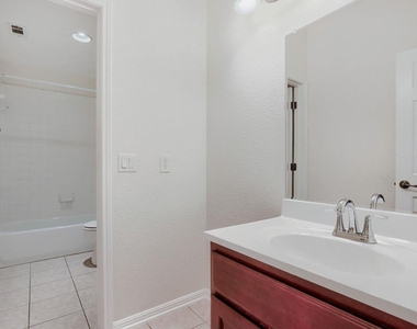 3817 Links Ln - Photo Thumbnail 23