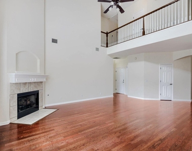 3817 Links Ln - Photo Thumbnail 5