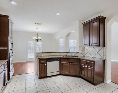 3817 Links Ln - Photo Thumbnail 9