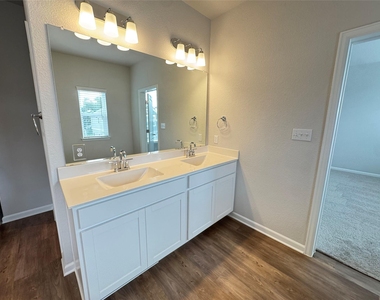 3000 Chisholm Trail Rd - Photo Thumbnail 16