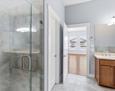2520 Bluebonnet Dr - Photo Thumbnail 15