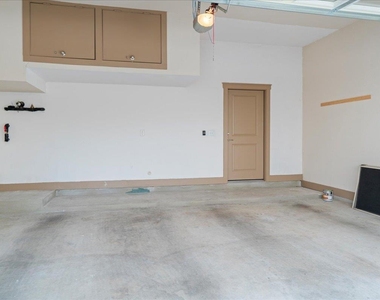 2520 Bluebonnet Dr - Photo Thumbnail 26