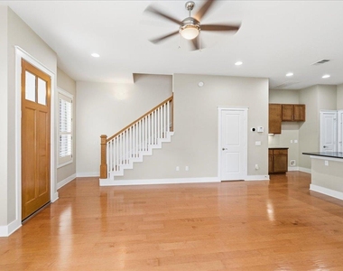 2520 Bluebonnet Dr - Photo Thumbnail 11