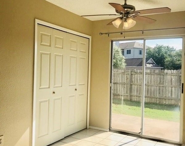 2000 Leeann Dr - Photo Thumbnail 2