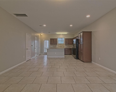 315 N Heatherwilde Blvd - Photo Thumbnail 6