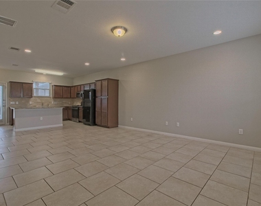 315 N Heatherwilde Blvd - Photo Thumbnail 8