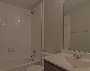 315 N Heatherwilde Blvd - Photo Thumbnail 23