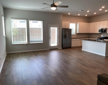 3000 Chisholm Trail Rd - Photo Thumbnail 3