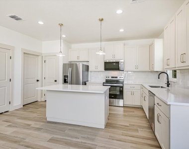 424 Shady Bluff Dr - Photo Thumbnail 8