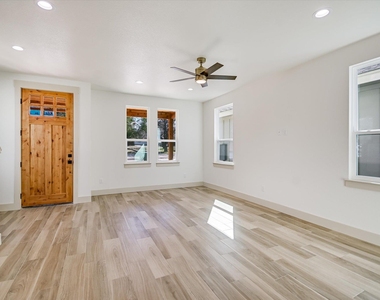 424 Shady Bluff Dr - Photo Thumbnail 4