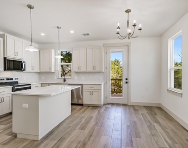 424 Shady Bluff Dr - Photo Thumbnail 5